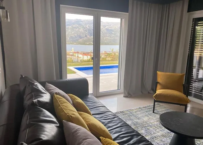 Mediterrane Villa- Pool- Panoramablick Aufs By Interhome * Vinjerac
