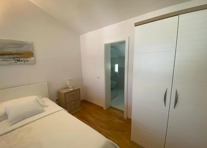 Mediterrane Villa- Pool- Panoramablick Aufs By Interhome Feriehus *