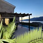 펜션 Mediterrane Villa- Pool- Panoramablick Aufs By Interhome 빈예라크