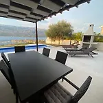 펜션 Mediterrane Villa- Pool- Panoramablick Aufs By Interhome *