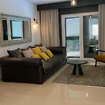 펜션 Mediterrane Villa- Pool- Panoramablick Aufs By Interhome 빈예라크