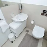 Mediterrane Villa- Pool- Panoramablick Aufs By Interhome * 빈예라크